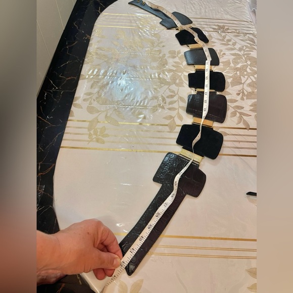 Wide Gladiator Belt Black Combination Leather With Gold Metal Sz 42” - Picture 6 of 6